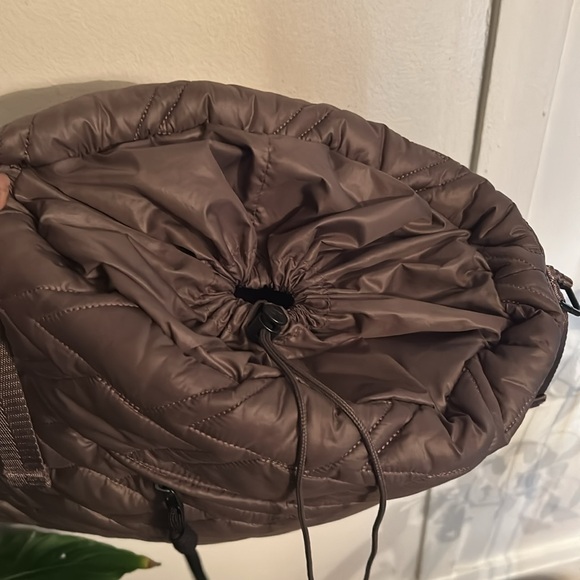 Gymshark Quilted Gray Shoulder Yoga Tote Bag - Picture 11 of 11